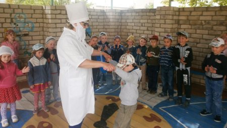 Праздник "В гости к Айболиту"